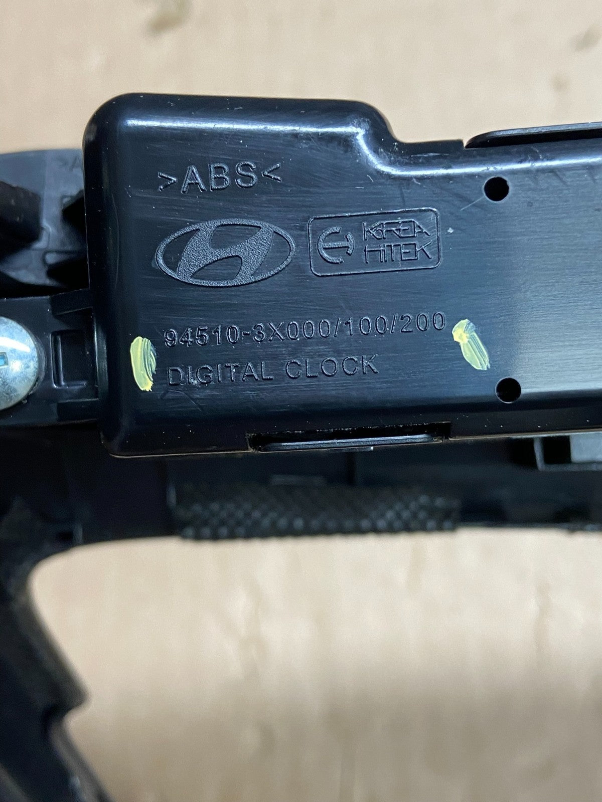 2011-2013 Hyundai Elantra Dash Radio Bezel Clock Display Trim ai6391 DG4