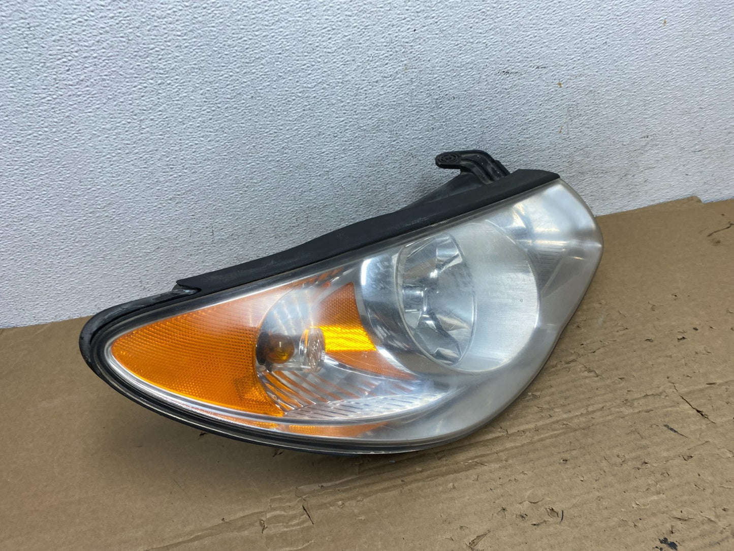 2007 2008 2009 2010 Hyundai Elantra Right Passenger Side Headlight AD4088 DW2