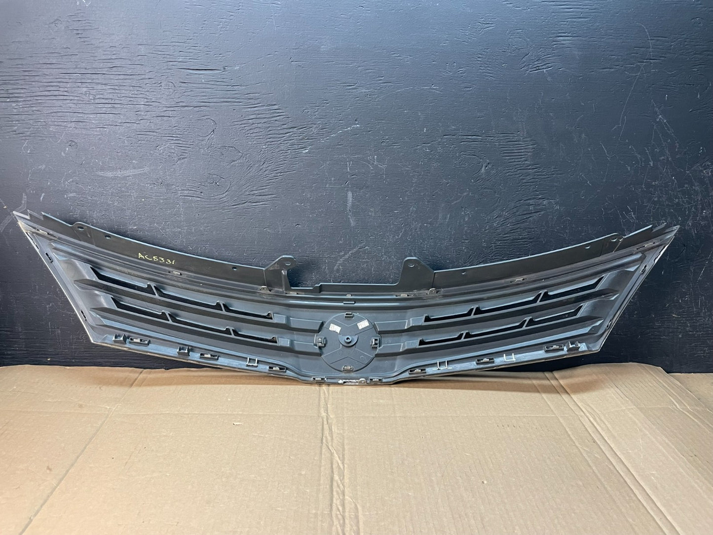 2007 2008 2009 Nissan Versa Sedan Front Upper Grill Grille AC5331 DG2