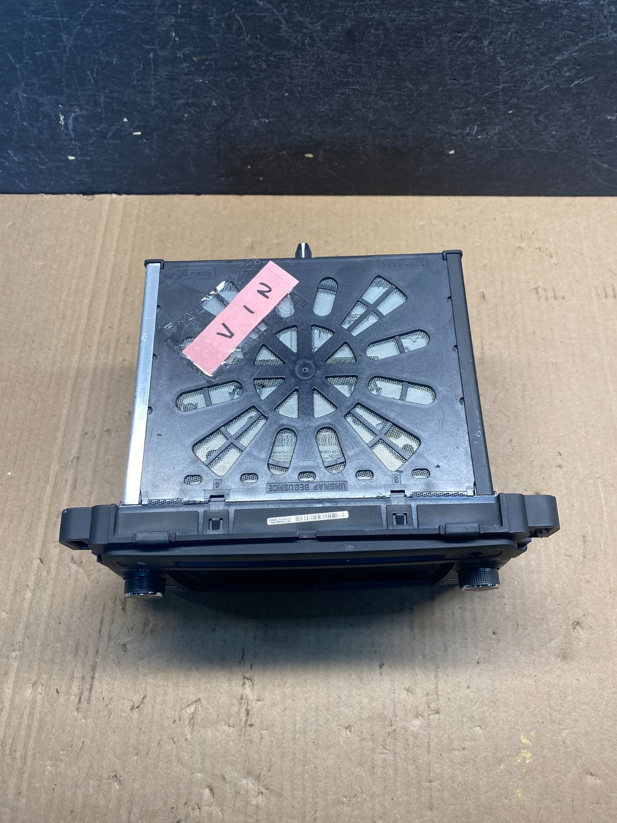 2013 2014 GMC Acadia Radio Display Screen AM/FM AUX AE6379 DW3