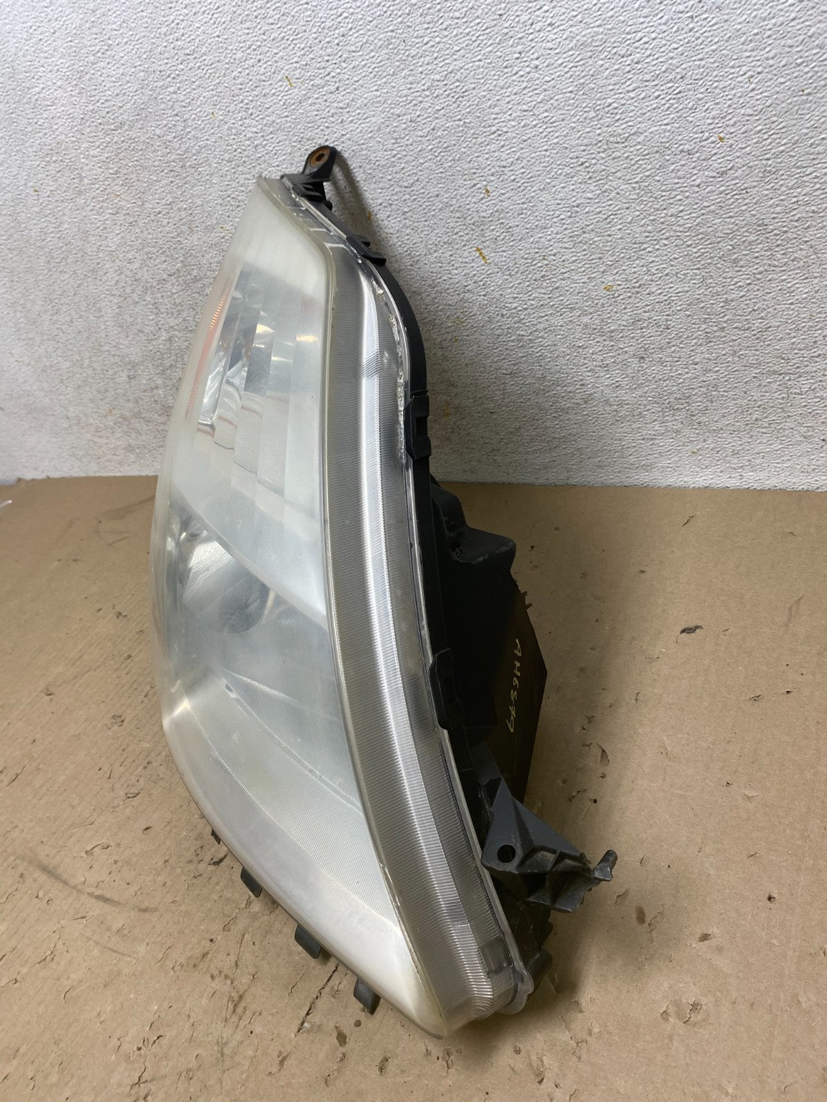 2004-2005 Toyota Prius Right Passenger RH Halogen Headlight AH6879 DW1