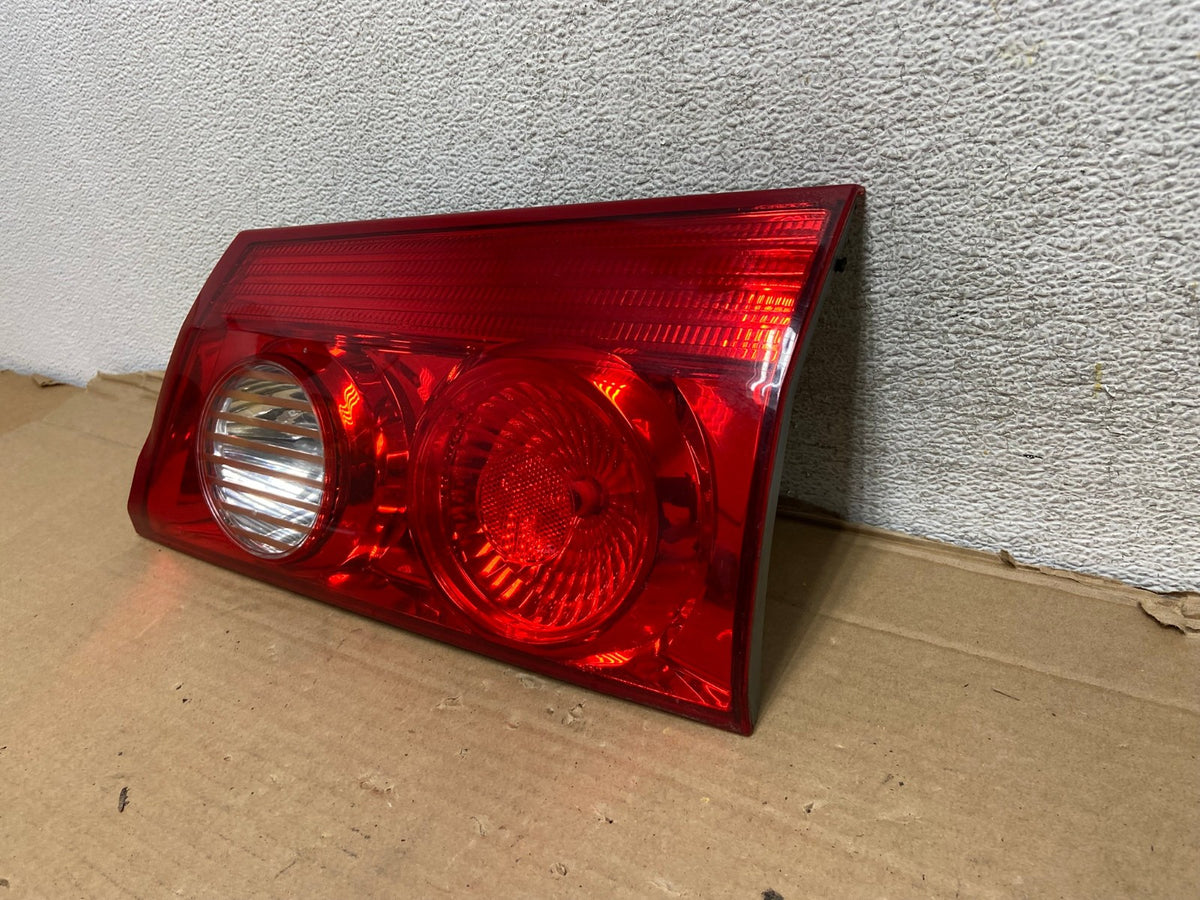 2006 to 2010 Toyota Sienna Right Passenger Rh Inner Tail Light AG9183 LK2