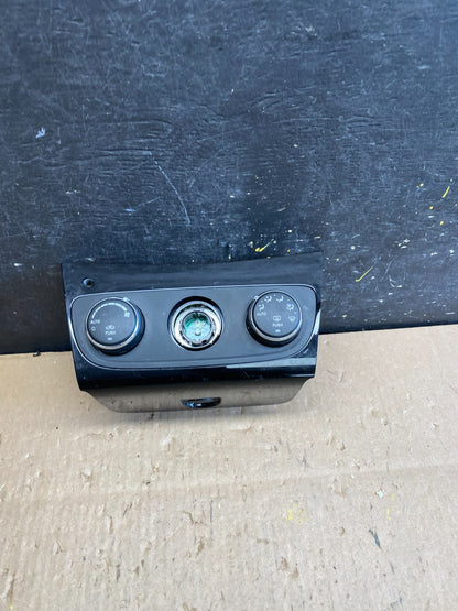 2011-2014 Chrysler 200 Heater AC Climate Switch Temperature Control T5876 DG0