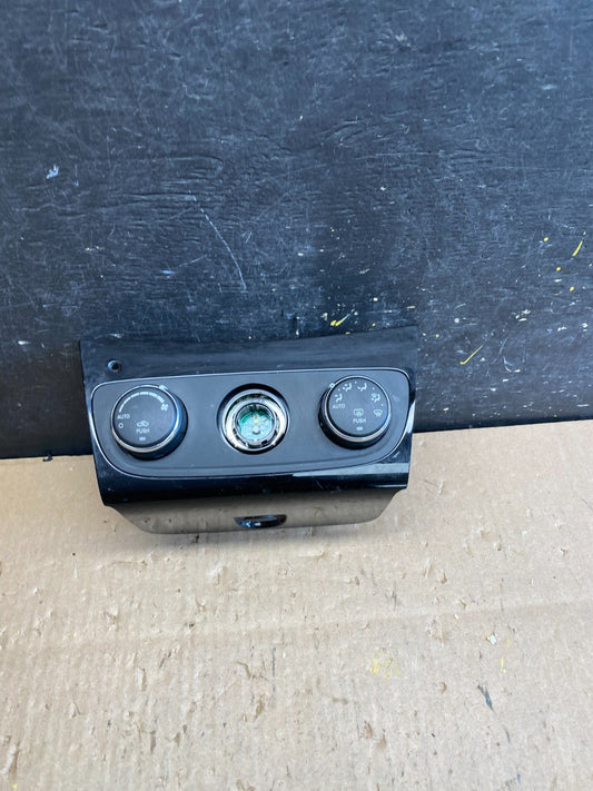 2011-2014 Chrysler 200 Heater AC Climate Switch Temperature Control T5876 DG0