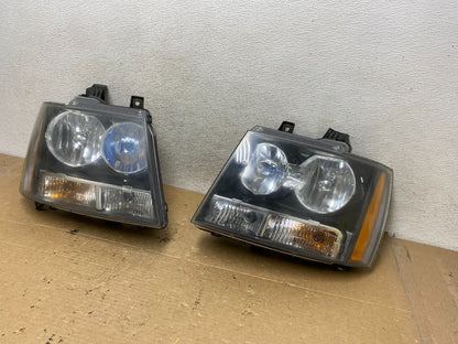 2007 to 2013 Chevrolet Suburban Tahoe Left+Right Set Headlights AH8163 DW2