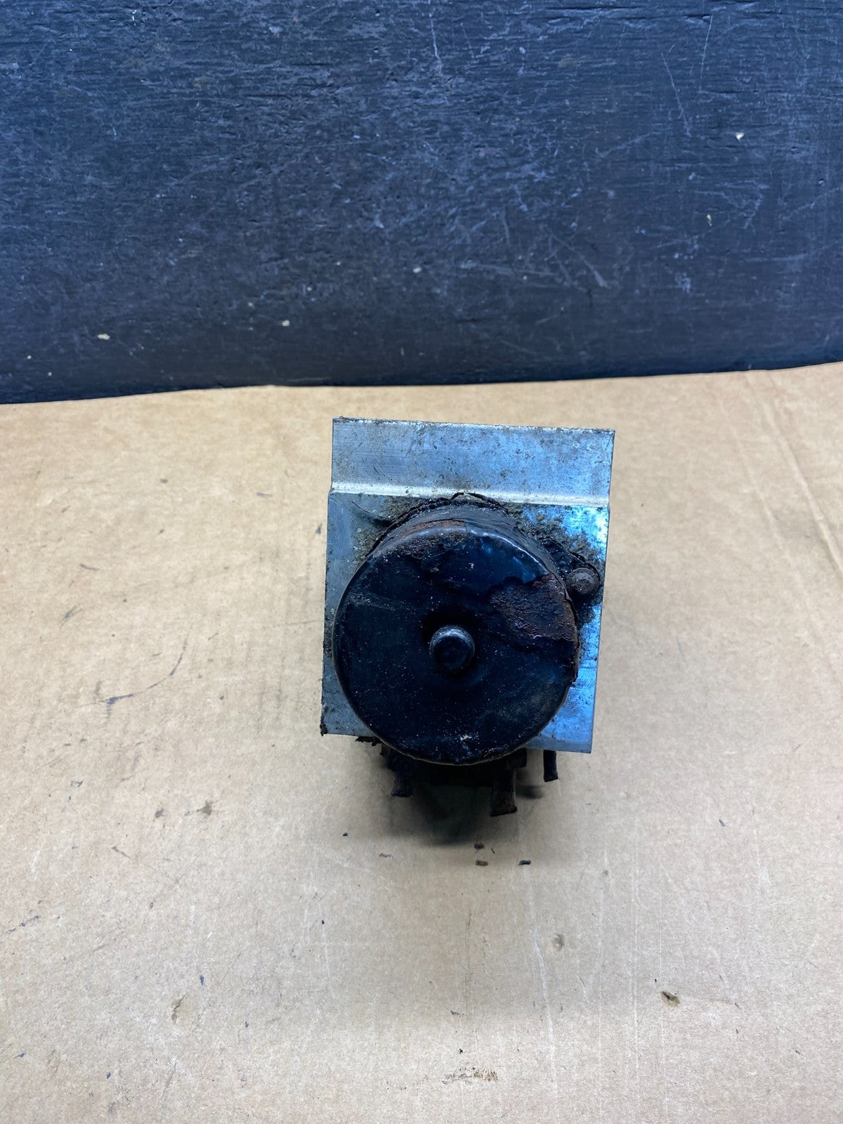 2011 - 2014 Ford E250 E350 Van ABS Anti Lock Brake Pump Module AH7236 DW5