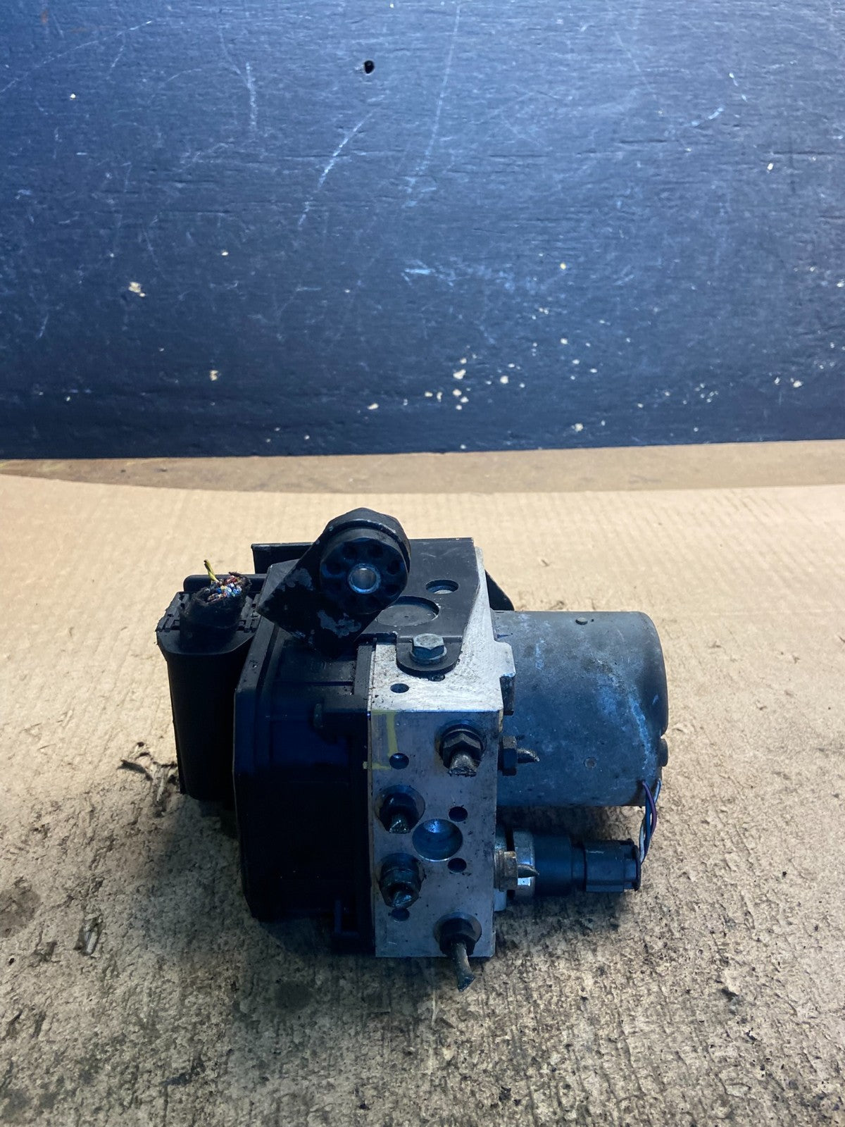 2016 - 2018 Kia Sorento ABS Anti-Lock Brake Pump 6758969 OEM Z8945 DG4