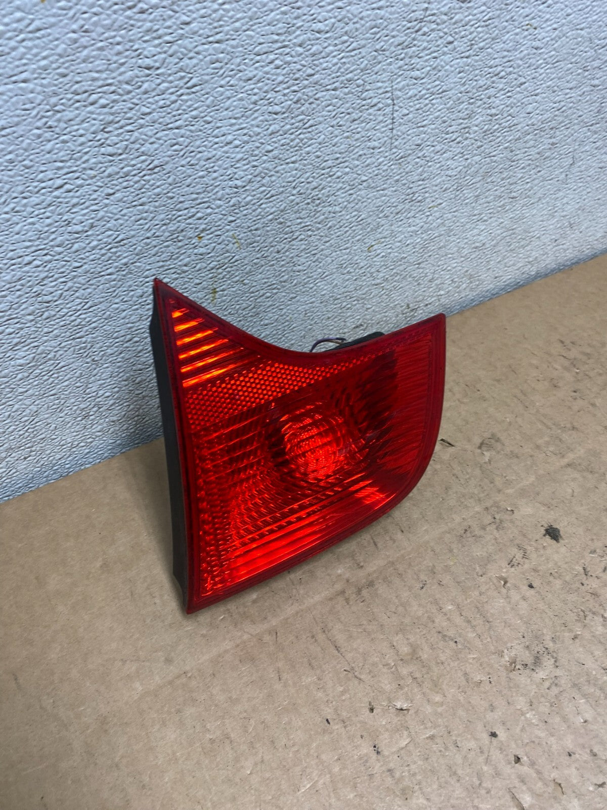 2004-2008 Audi A4 Sedan Right Passenger RH Side Inner Tail Light L8247 DW2