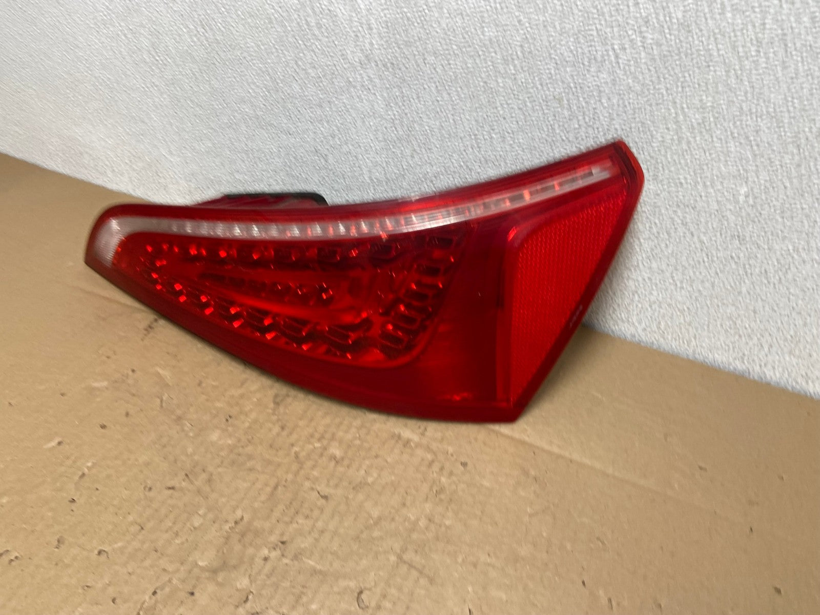 2009 to 2012 Audi Q5 Right Passenger RH Side Tail light Oem AB6253 LK1