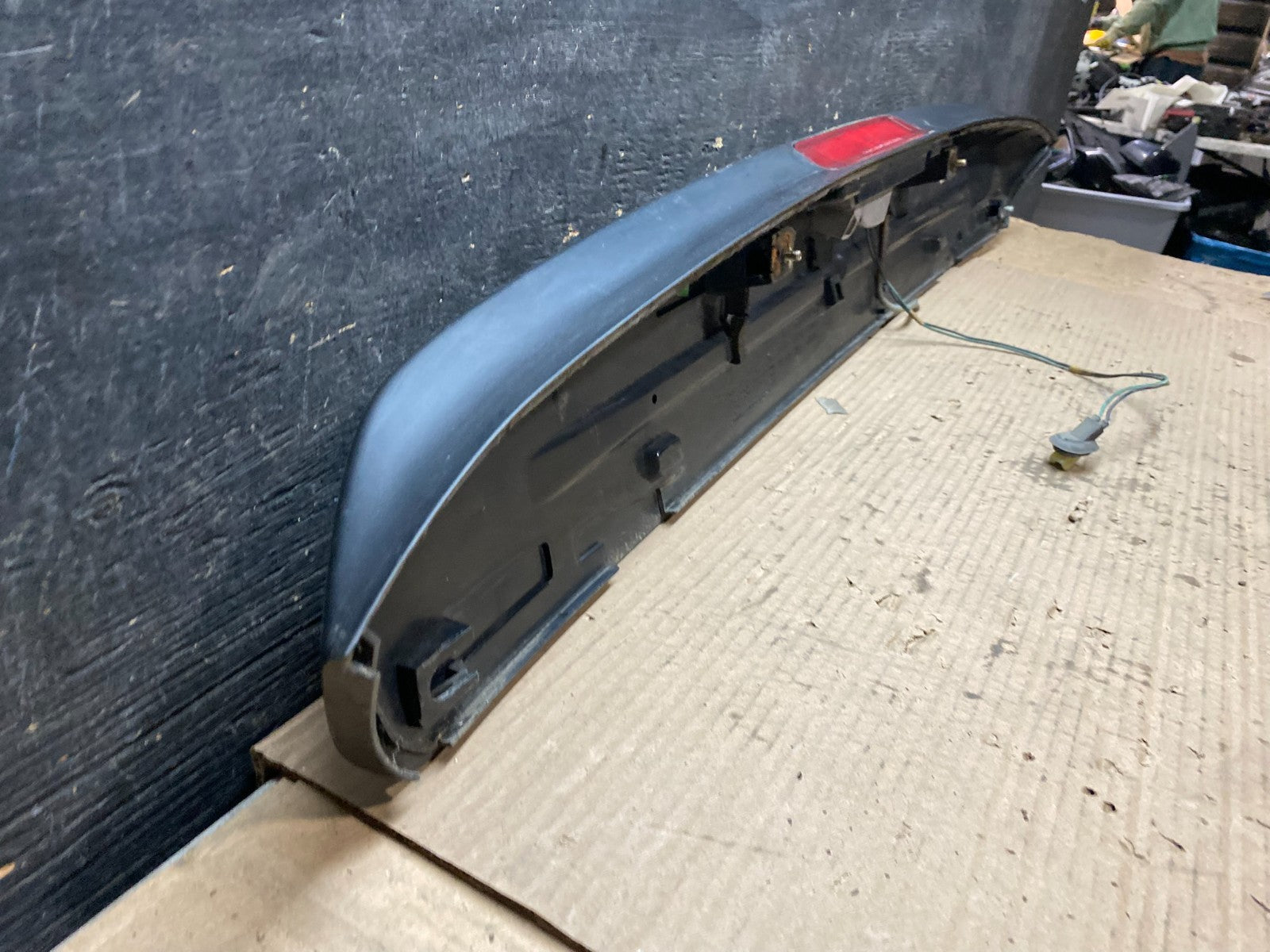 1999 to 2004 Honda Odyssey Rear Trunk Spoiler Gate Oem V2570 DG10