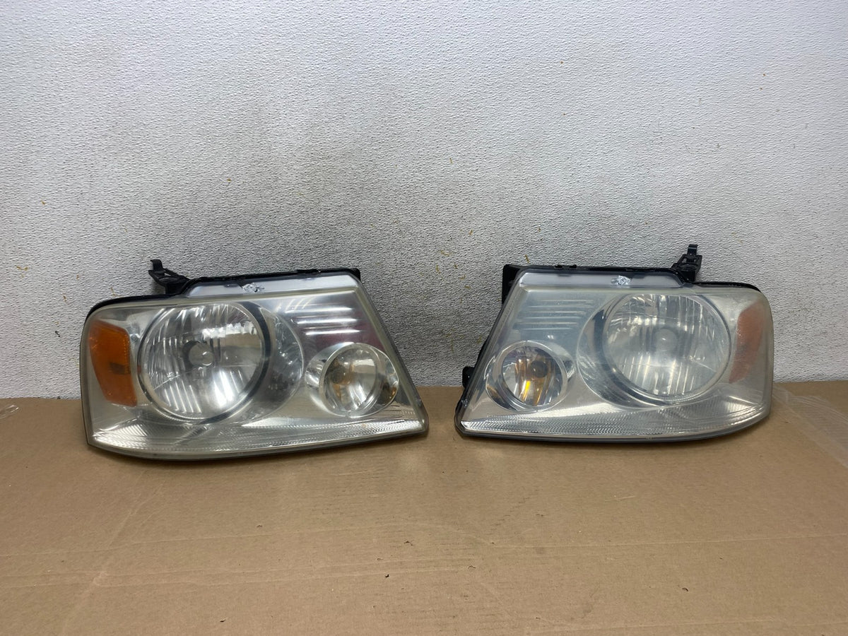 2004 to 2008 Ford F-150 F150 Left+Right Halogen Headlights AH9324 DW0