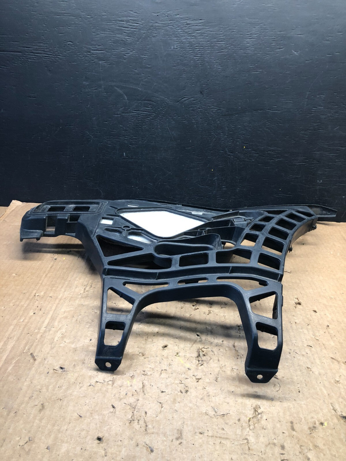 2007-2012 Mercedes GL450 X164 Rear Right Bumper Bracket Support Frame G36921