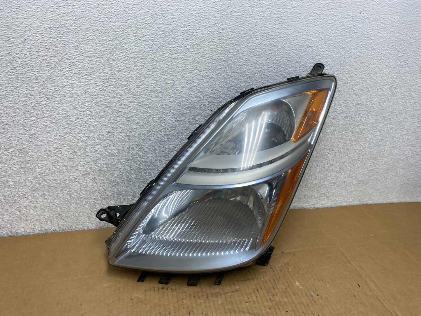 2006-2009 Toyota Prius Left Driver LH Side Headlight Halogen AC7616 DW2
