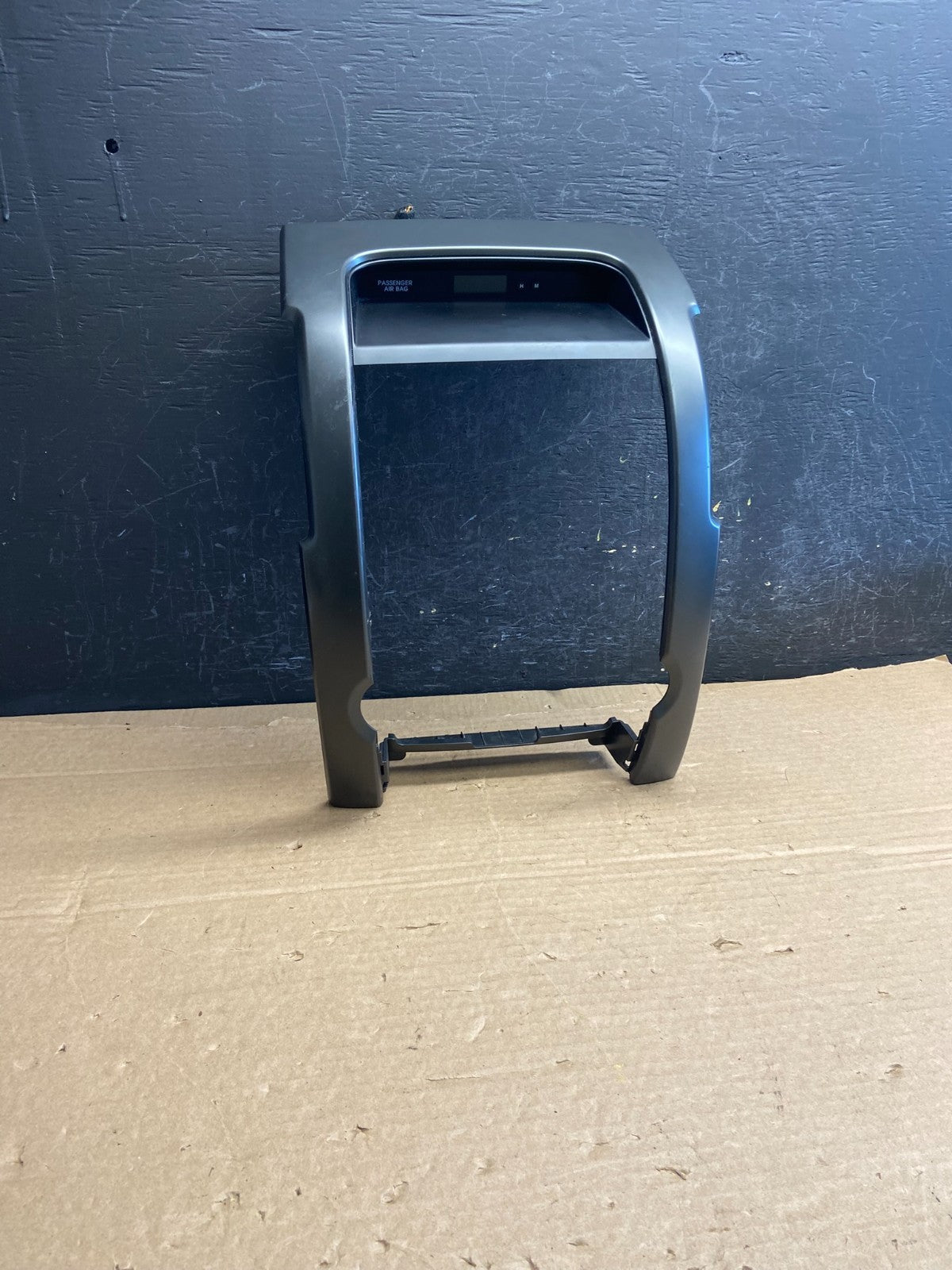 2011 to 2013 Kia Sorento Center Radio Climate Control Clock Trim af2525 DG0