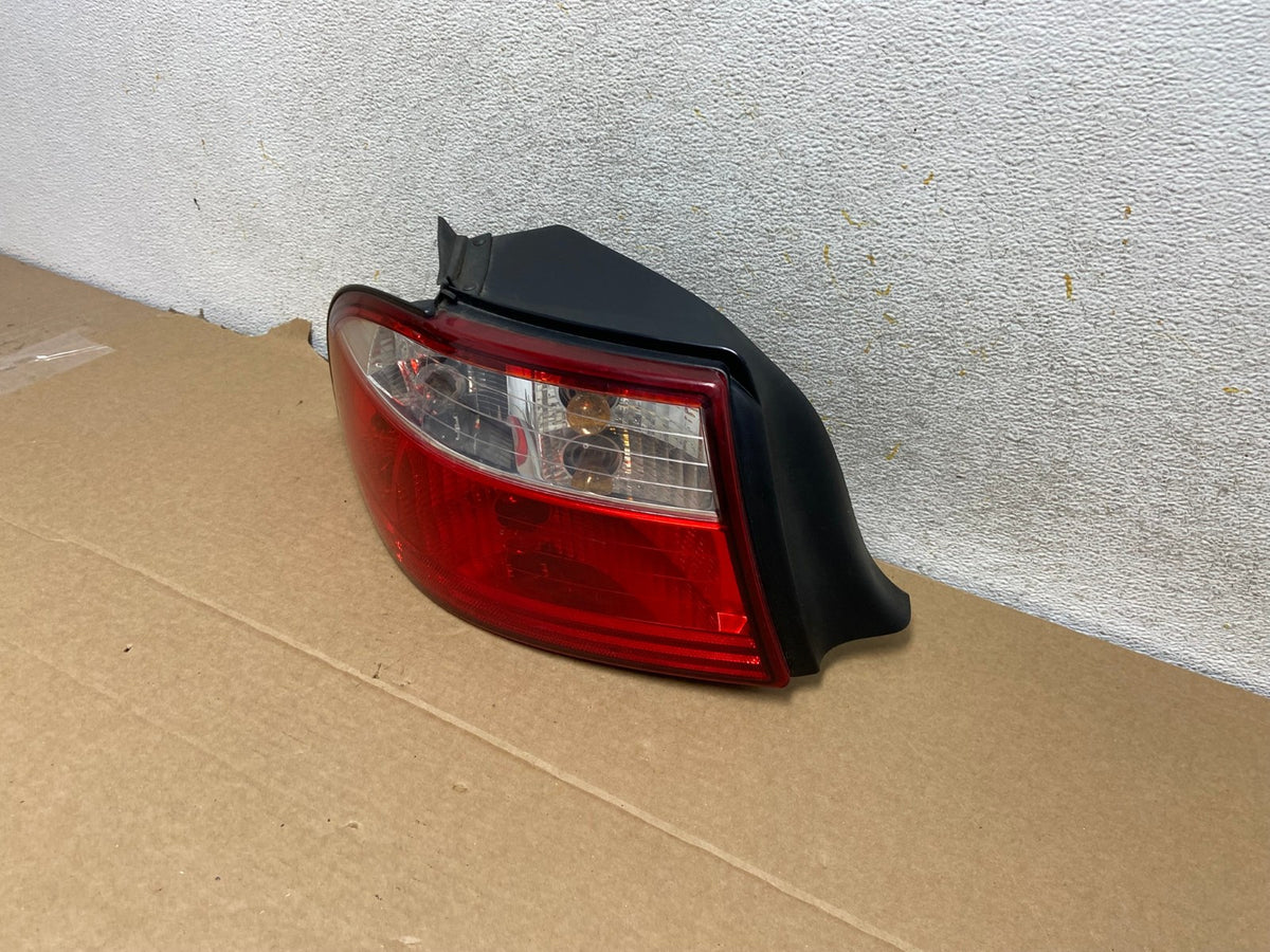 2004 2005 Mercury Sable Left Driver Side Tail Light AH7732 LK2