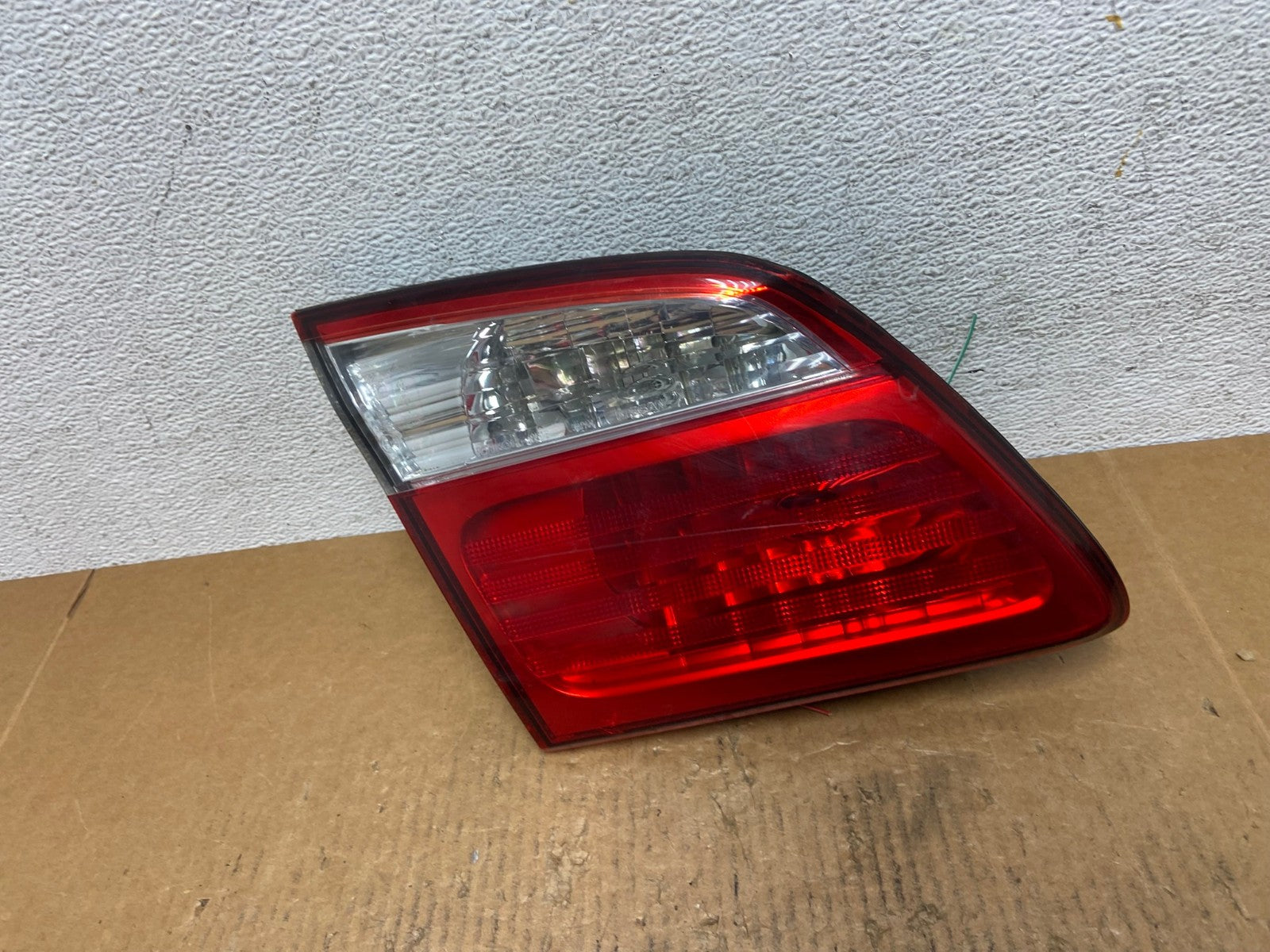 2000-2001 Infiniti i30 Left Driver Lh Side Tail Light Inner AE1555 LK0