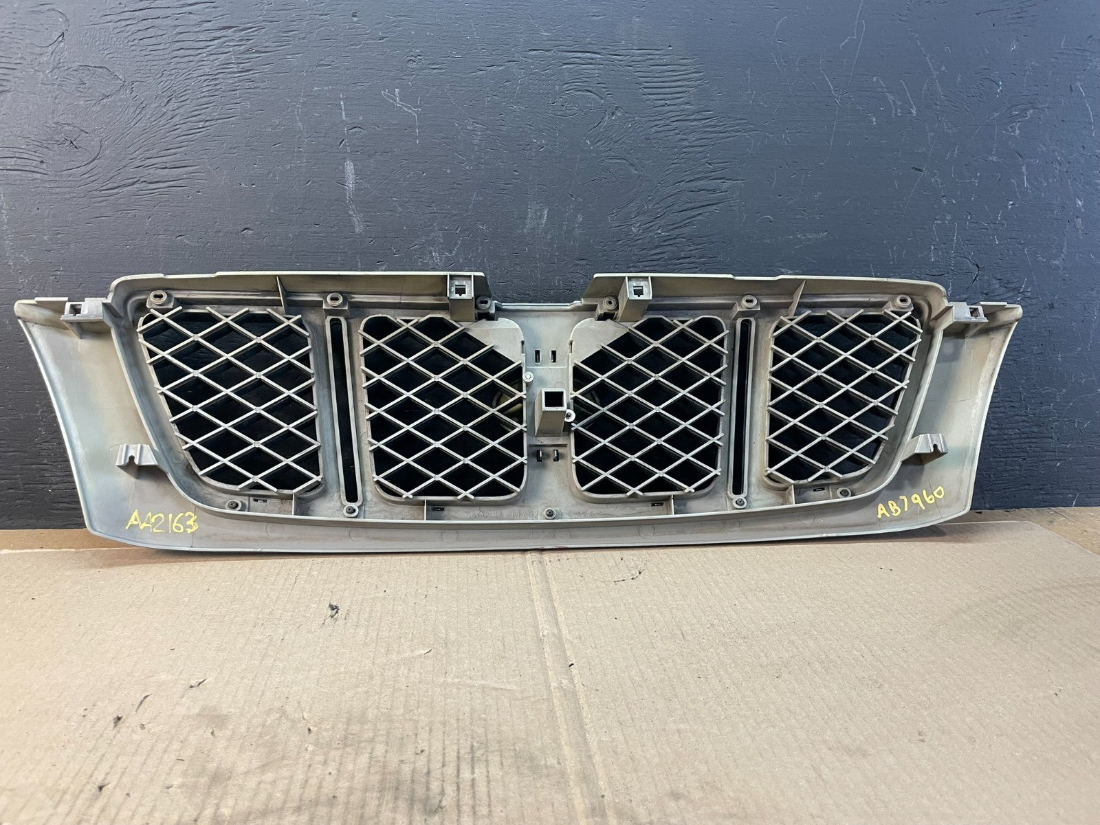 1998 1999 2000 Subaru Forester Front Upper Grill Grille ab7960 DG4