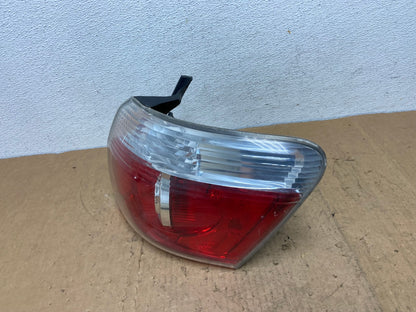 2007 to 2012 GMC Acadia Halogen Tail Light Right Passenger RH Side AD0453 LK1