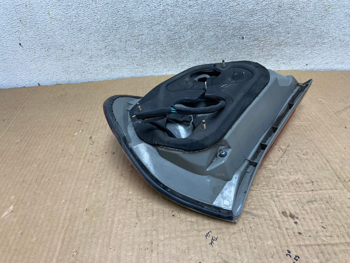 2005 to 2006 Toyota Camry Tail Light Left Driver Lh Side AI8229 LK5