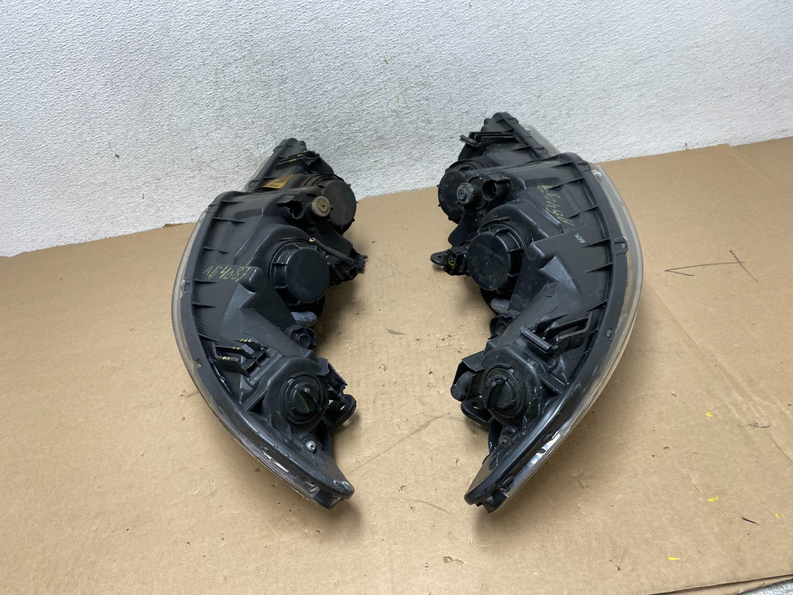 2010 2011 2012 Kia Forte Left+Right Side Headlights Halogen TYC AG4087 DW14