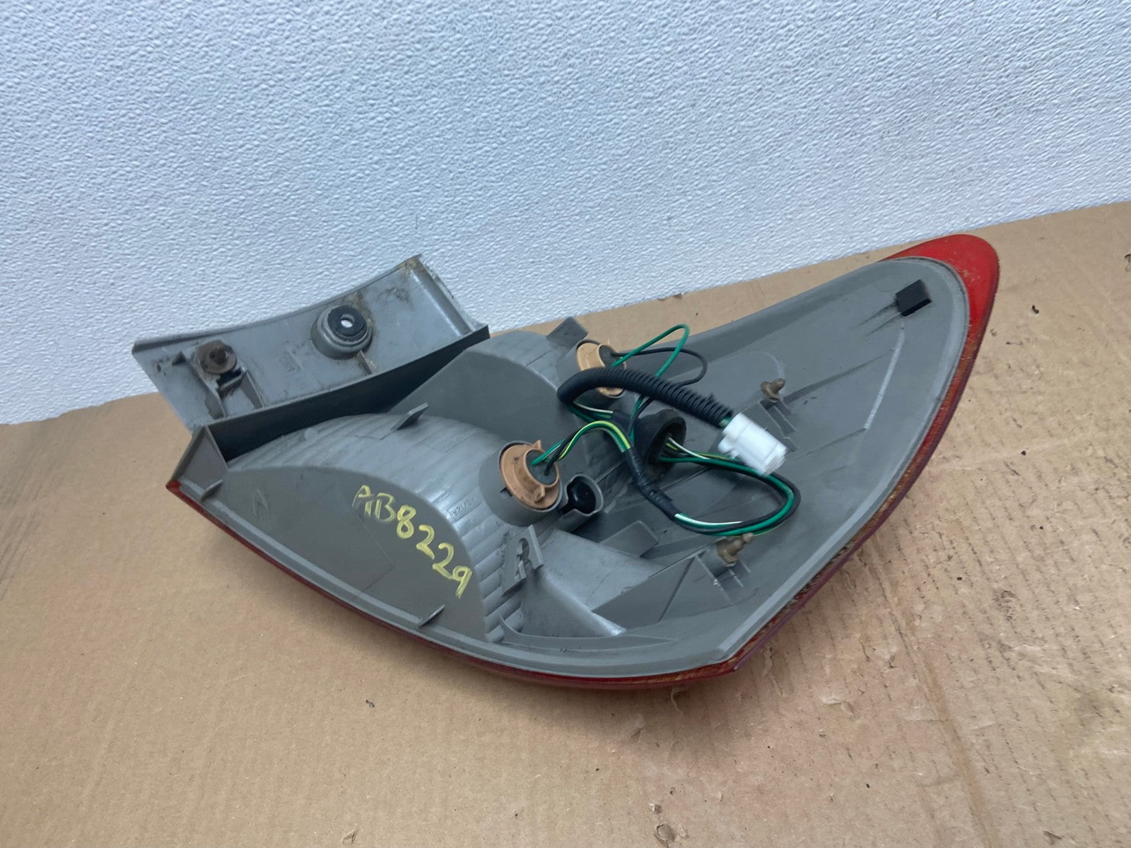 2008 to 2015 Nissan Rogue Left Driver Lh Side Tail Light OEM AB8229 LK5