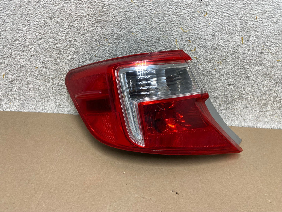 2012 2013 2014 Toyota Camry Left Driver LH Side Tail Light AH6642 LK0