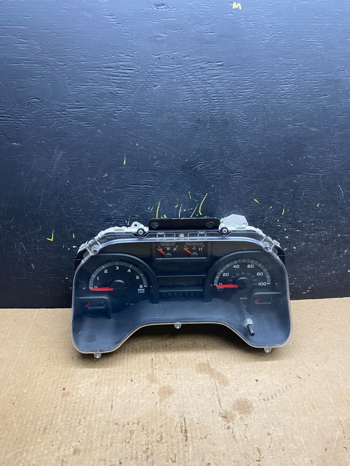 2011 to 2013 Ford E150 E250 E350 VAN Gauge Speedometer Cluster Z7140 DG0