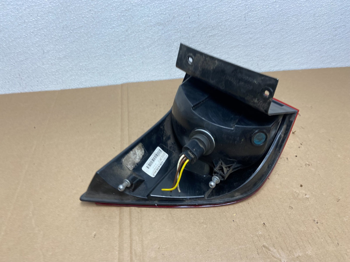 2009 to 2014 Volkswagen Routan Left Driver LH Side Tail Light AB6796 DW5