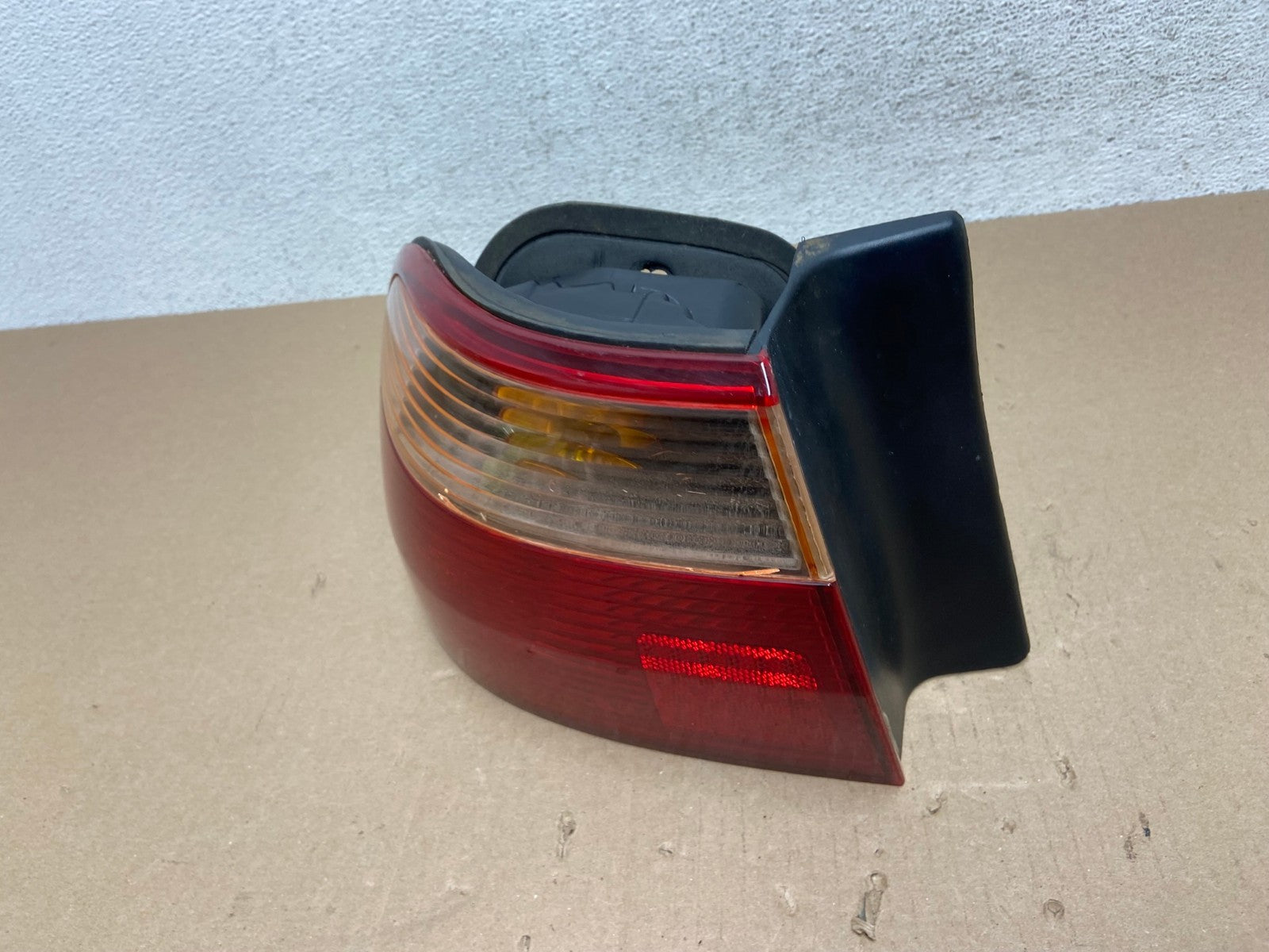 1998 to 2000 Honda Accord Sedan Tail light Left Driver LH Side AE7174 LK1