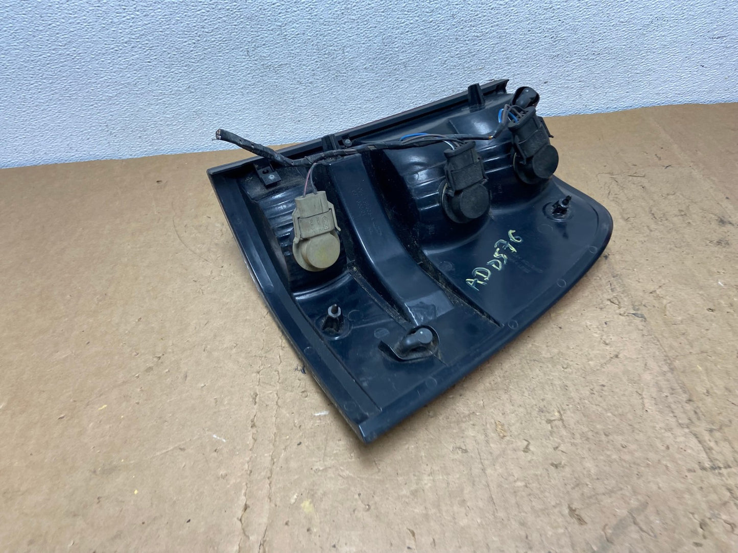 2003 2004 2005 Lincoln Aviator Left Driver LH Side Tail Light AD0576 LK5