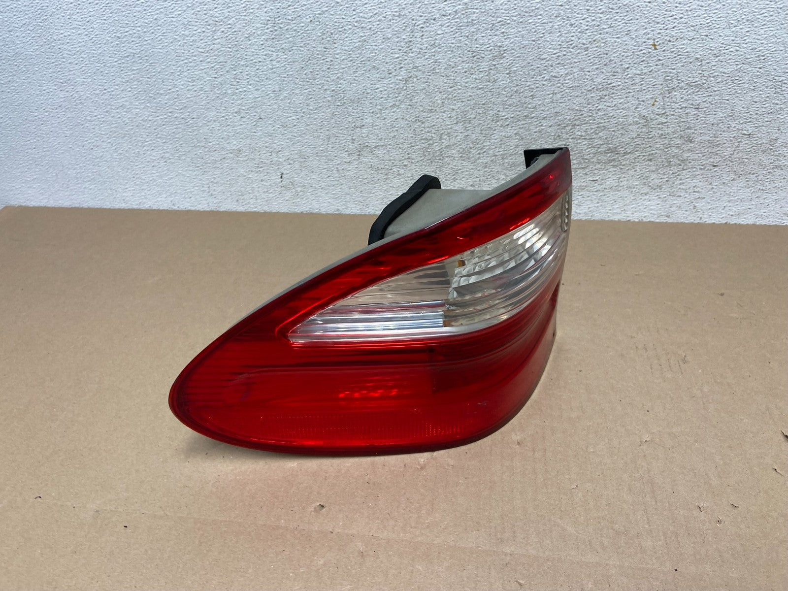 2003 to 2006 Mercedes E-Class Wagon W211 Left Driver LH Tail Light AG5727 DW2