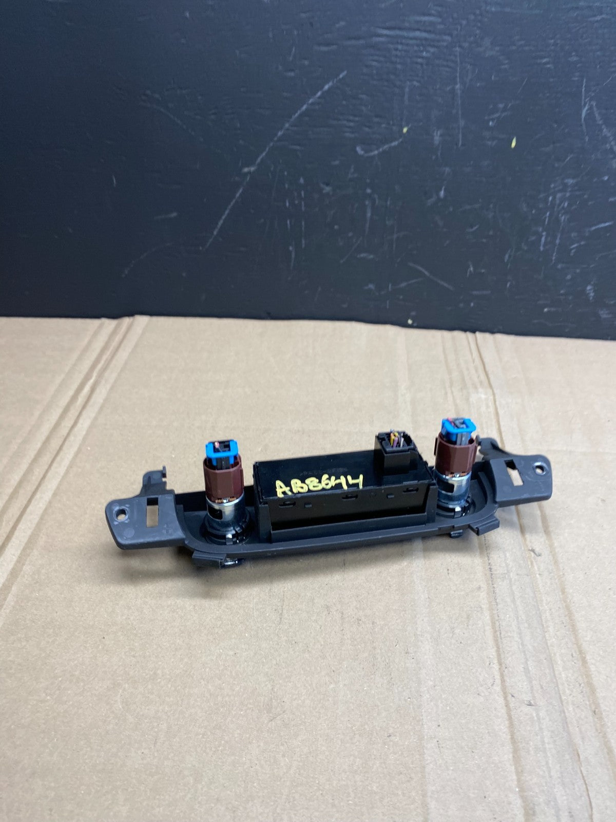2007 - 2014 Chevrolet Tahoe Yukon Pedal Traction Control Switch OEM ab8644 DG4