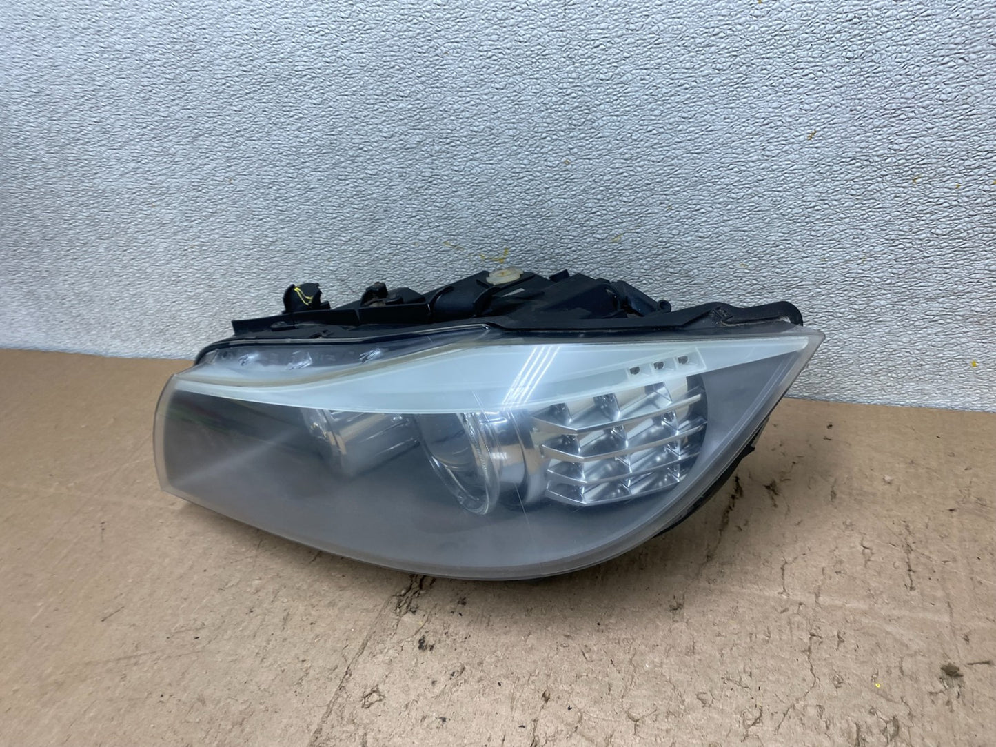 2009-2011 Bmw 3 Series 328i 4/D Sedan Left Driver Headlight Xenon OEM W3542 DG1