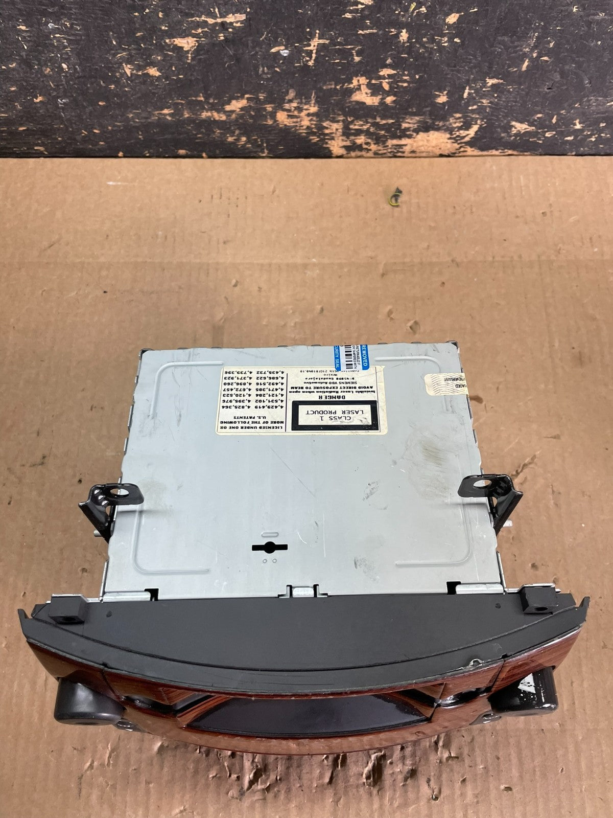 2005 to 2007 Cadillac Escalade Radio CD AM/FM DVD 6 Disc OEM AB3130 DG5