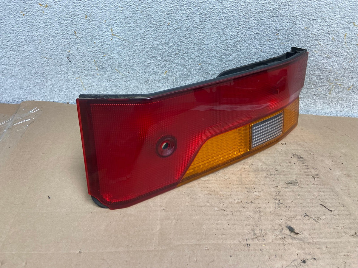 2002-2004 Honda Odyssey Right Passenger RH Side Tail Light Inner AI0935 LK2