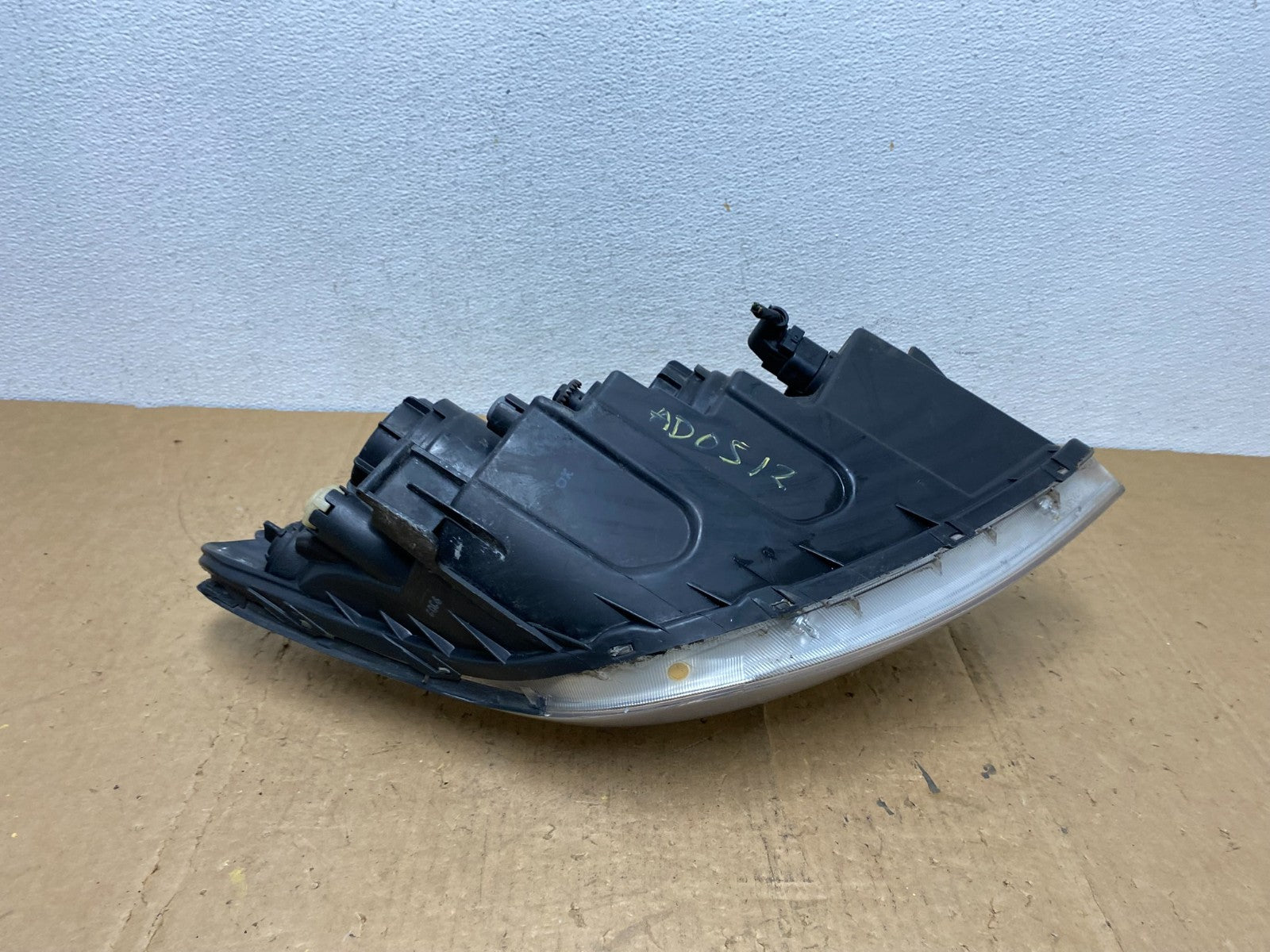 2010 to 2012 Hyundai Elantra Touring Left Driver Headlight Halogen AD0512 DG7