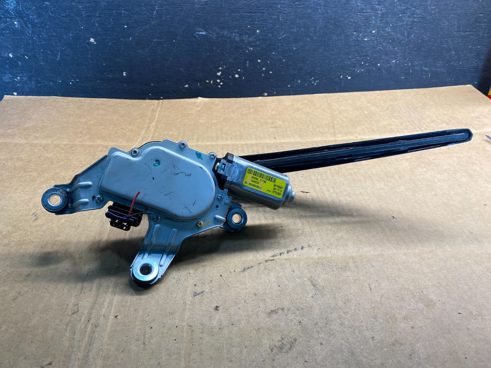 2010 to 2016 Cadillac SRX Rear Windshield Washer Wiper Motor AB3730 DG5
