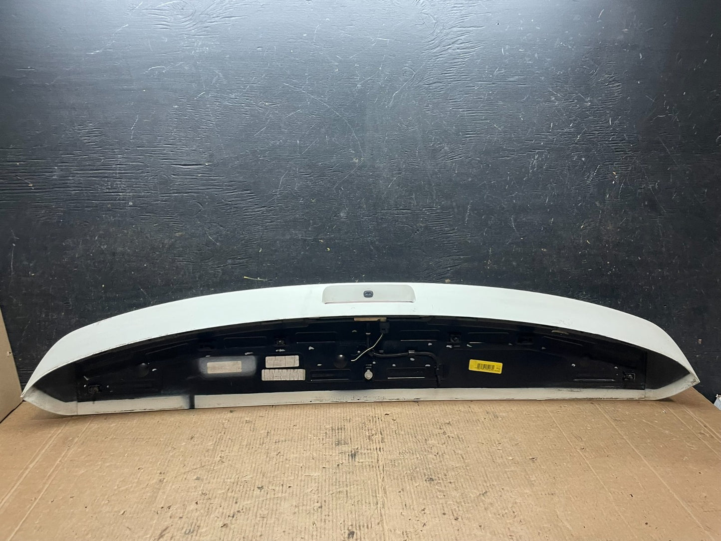 2009 to 2014 Volkswagen Routan Rear Spoiler OEM Z8096 DG10