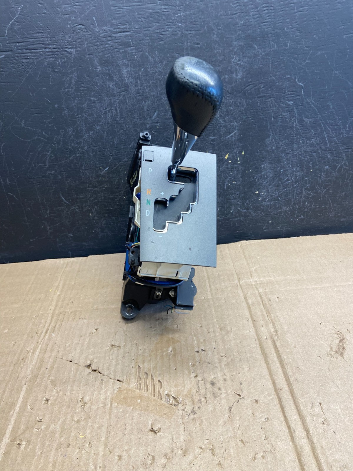 2011-2012 Toyota Avalon Floor Center Console Shifter AE1767 DG0