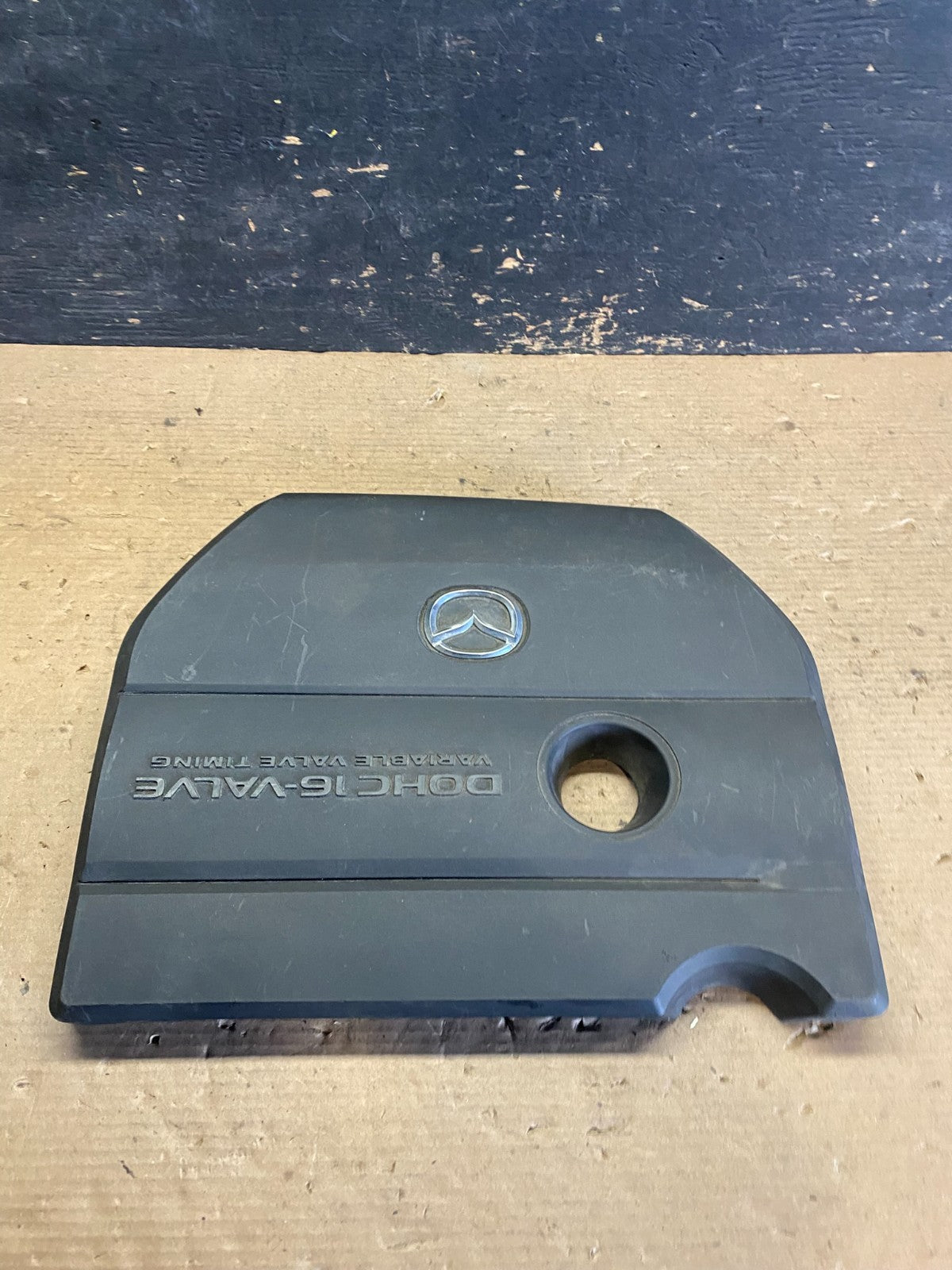 2004 to 2009 Mazda 3 DOHC 16 VALVE Engine Shield Top Cover Oem s3390 DG1