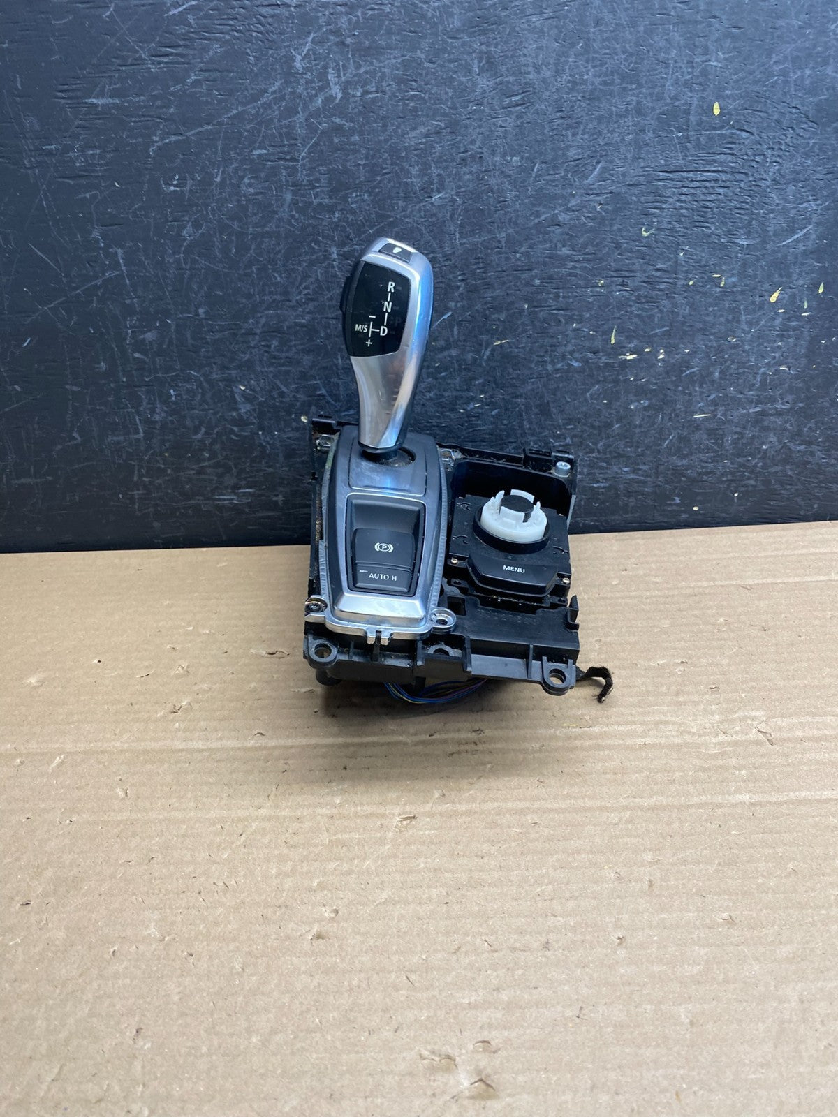 2007 to 2013 BMW X5 E70 Shift Shifter Selector Gear W/ Bezel AG0147 DG0