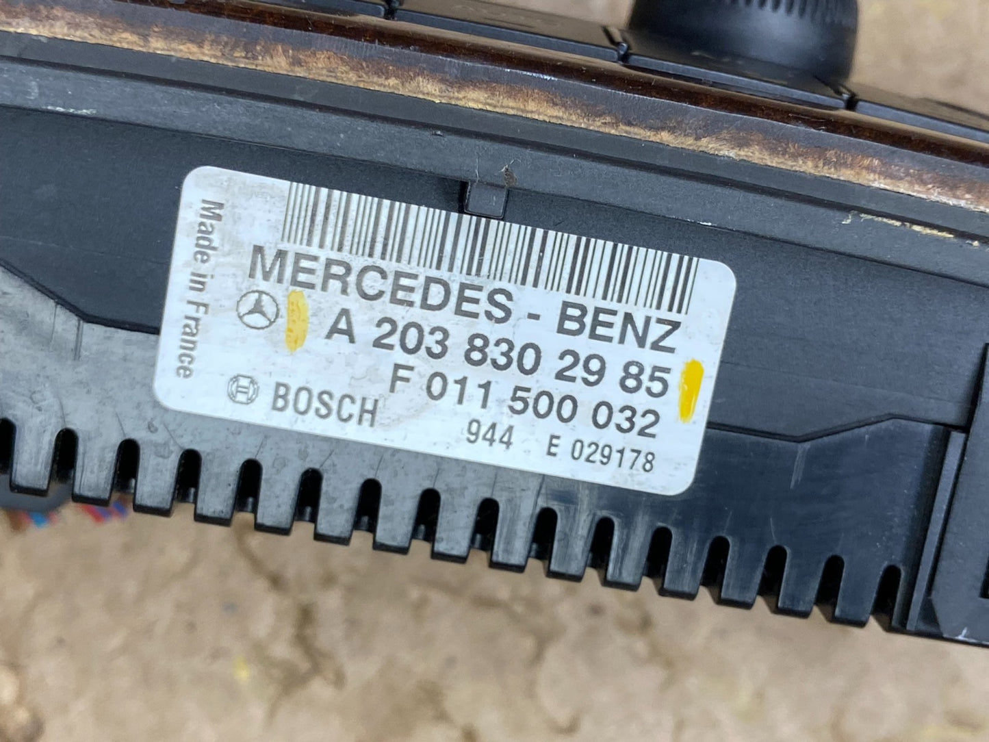 2005-2009 Mercedes W203 C230 C240 A/C Heater Climate Control Trim OEM W2047 DG6