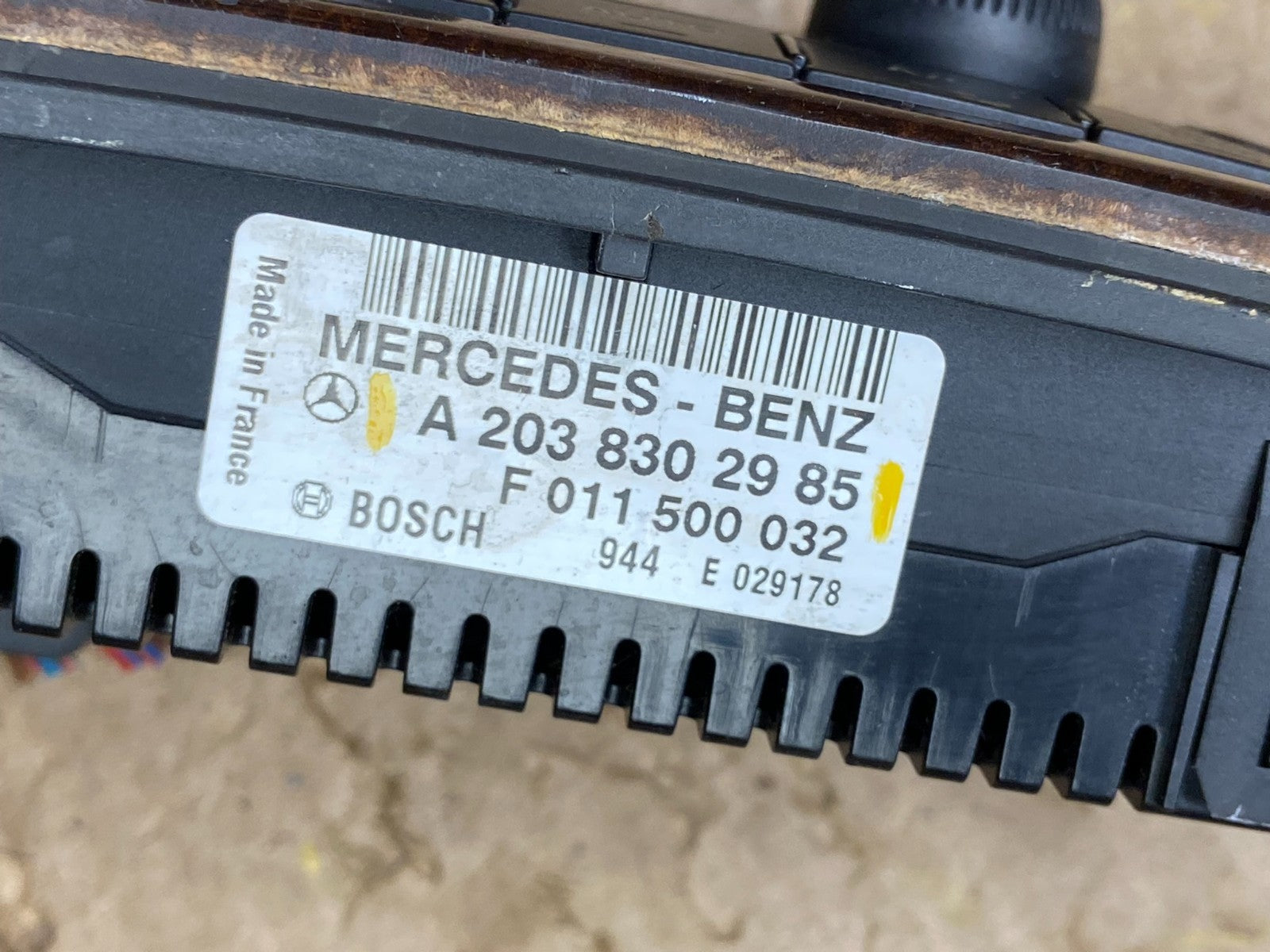 2005-2009 Mercedes W203 C230 C240 A/C Heater Climate Control Trim OEM W2047 DG6