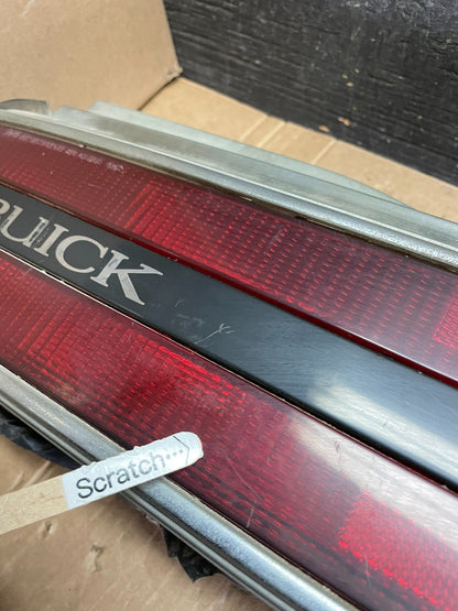 1986 to 1987 Buick Somerset Skylark Trunk Rear Center Tail Light Panel Z5924 DG4
