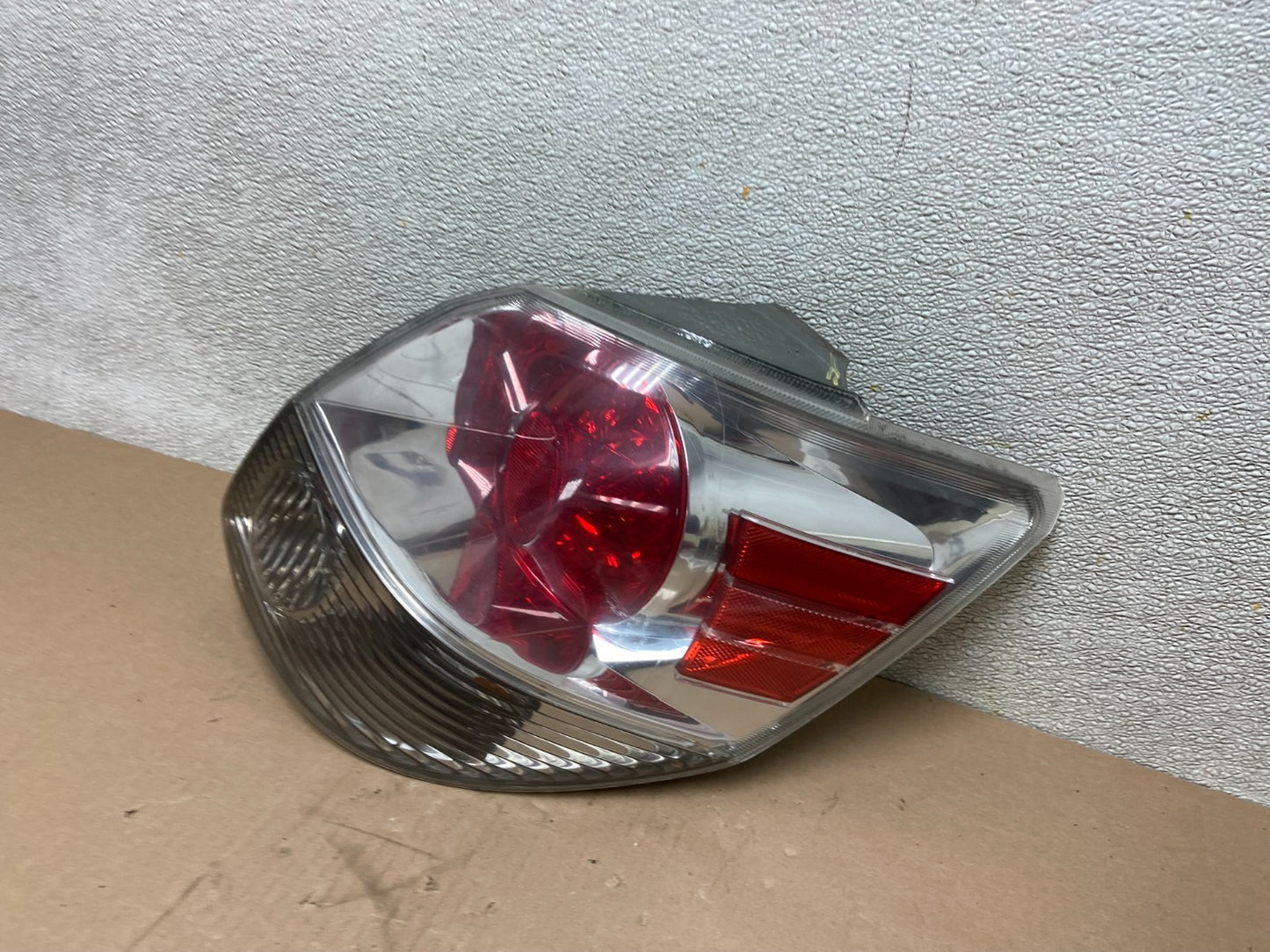 2004 - 2008 Toyota Matrix Right Passenger RH Side Tail Light OEM AB5013 LK1