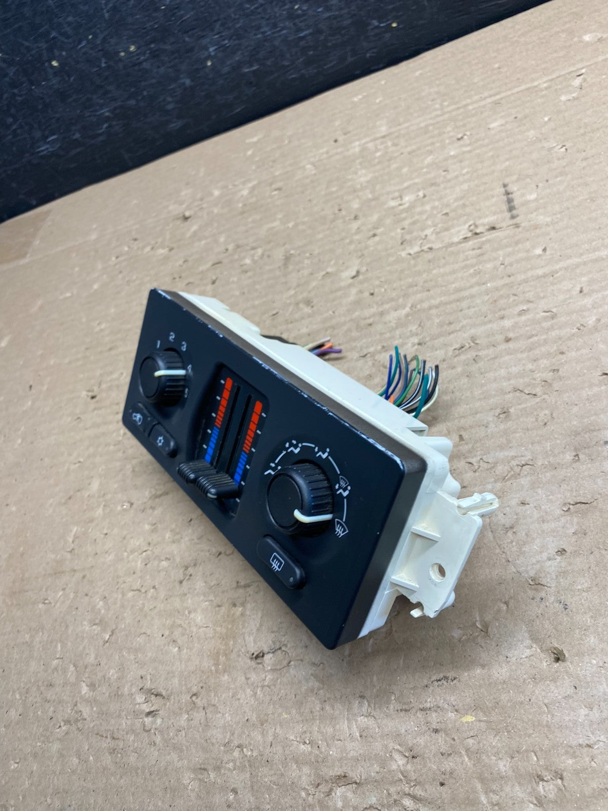 2003 to 2006 Chevrolet Silverado HVAC Heater Climate Control Module AG8395 DG2