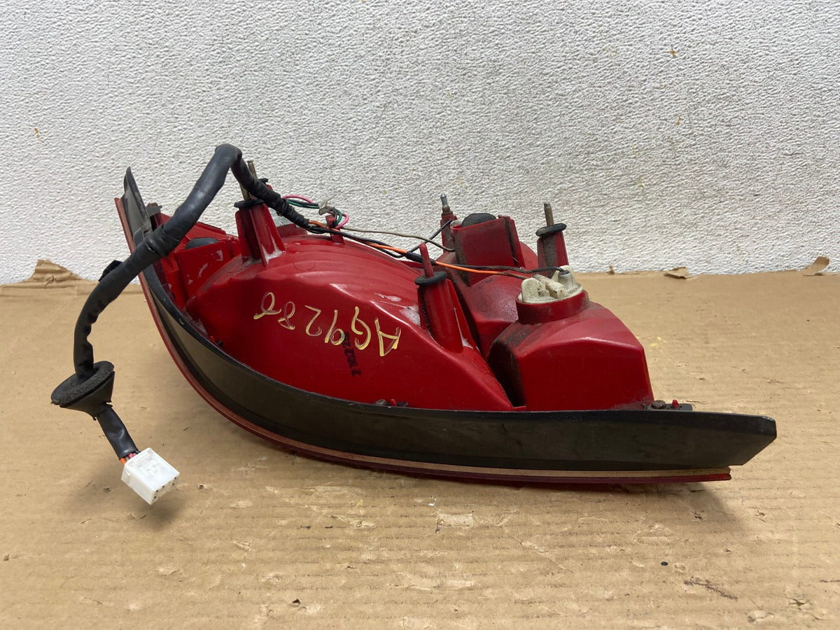 2001-2003 Sedan Hyundai Elantra Left Driver Lh Side Tail Light AG9286 LK5