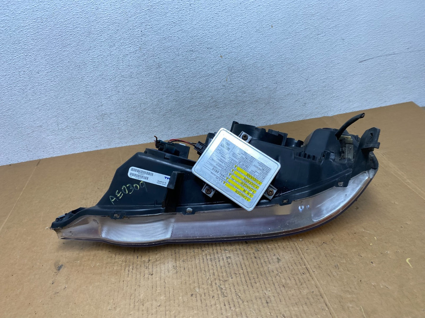 2002-2003 Acura Tl Hid Xenon Right Passenger Rh Side Headlight TYC AE0309 DW6