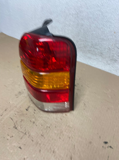 2001 to 2007 Ford Escape Right Passenger RH Side Tail Light AF5952 LK1