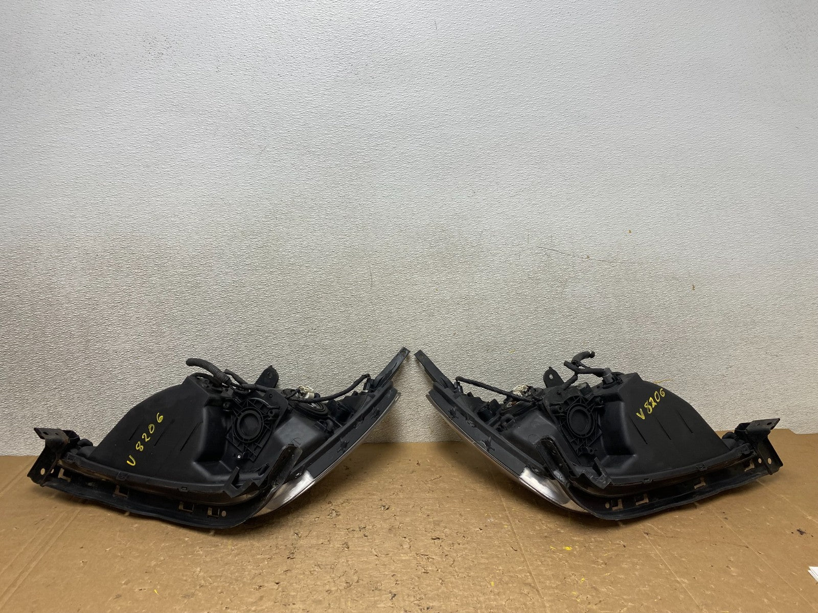 2005 2006 2007 Honda Odyssey Left+Right Set Halogen Headlights V8206 DW11